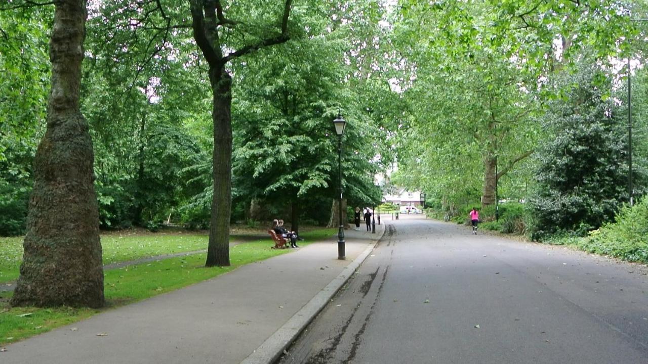 Spacious Two Bedroom Apartment In Battersea, Free Parking Лондон Экстерьер фото