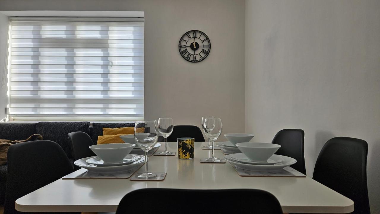 Spacious Two Bedroom Apartment In Battersea, Free Parking Лондон Экстерьер фото