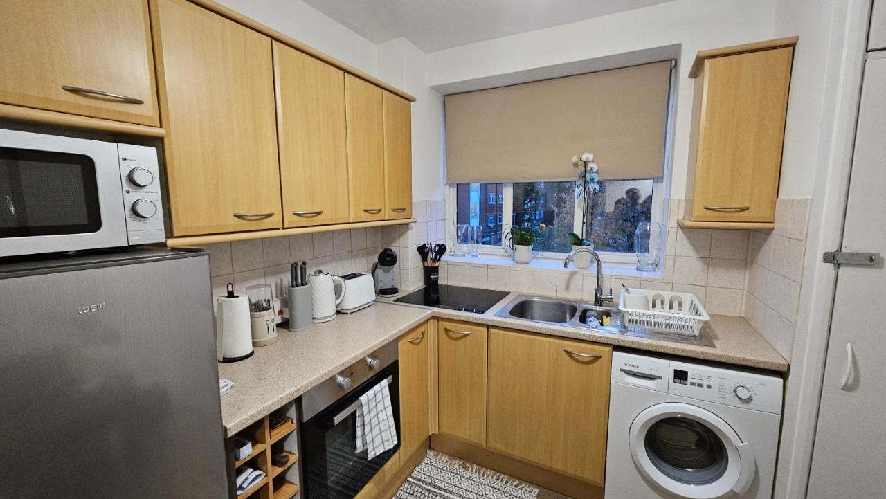 Spacious Two Bedroom Apartment In Battersea, Free Parking Лондон Экстерьер фото