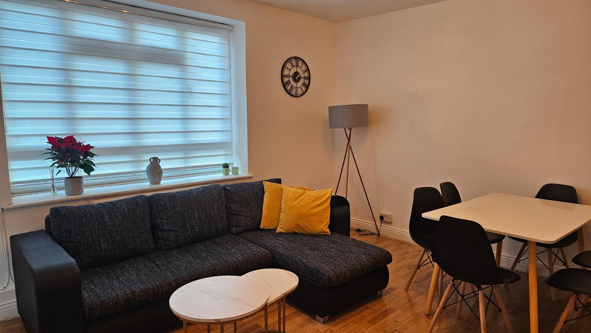 Spacious Two Bedroom Apartment In Battersea, Free Parking Лондон Экстерьер фото