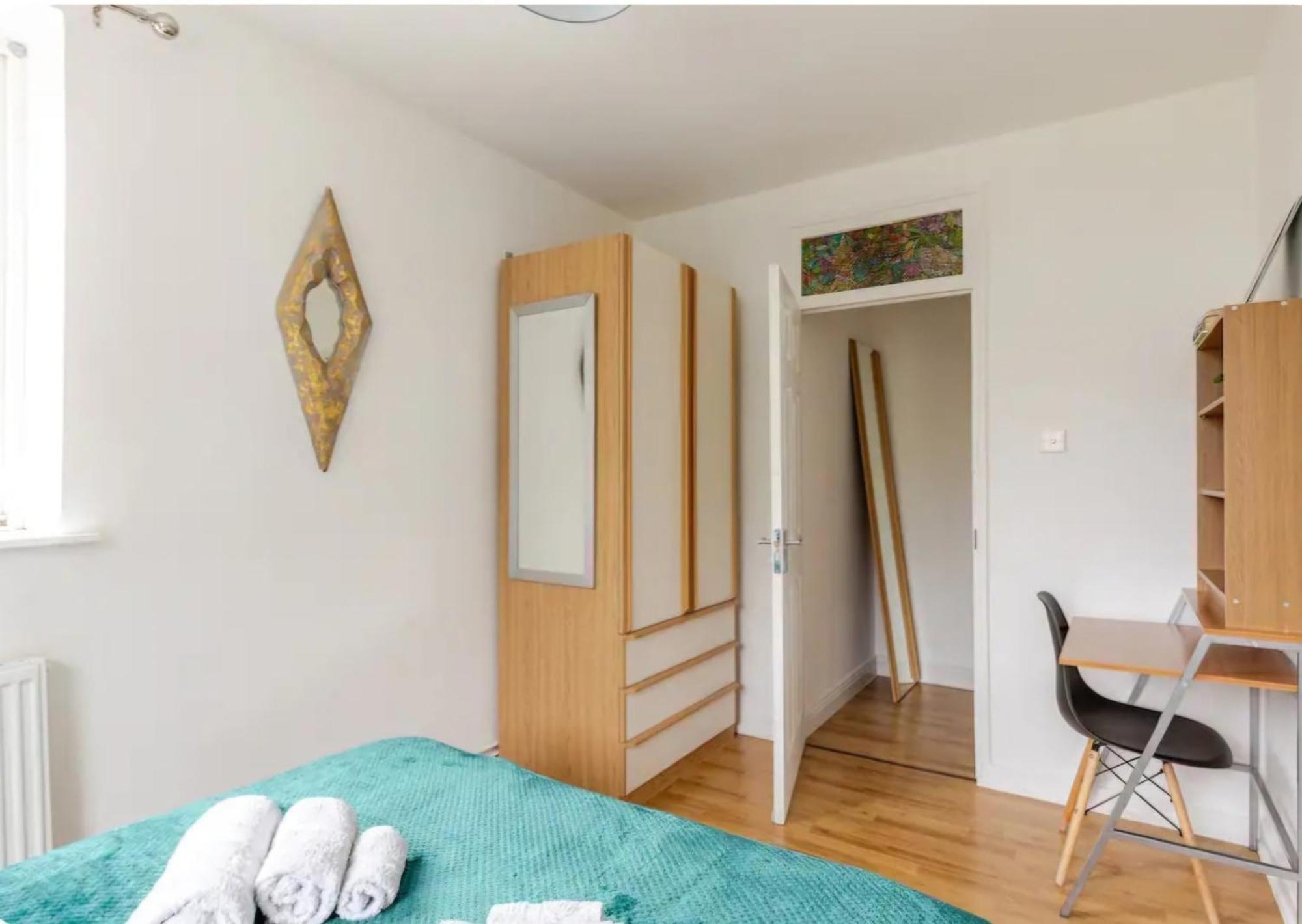Spacious Two Bedroom Apartment In Battersea, Free Parking Лондон Экстерьер фото